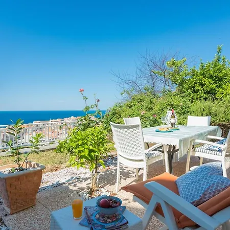 アパート Lusi ドゥブロブニク